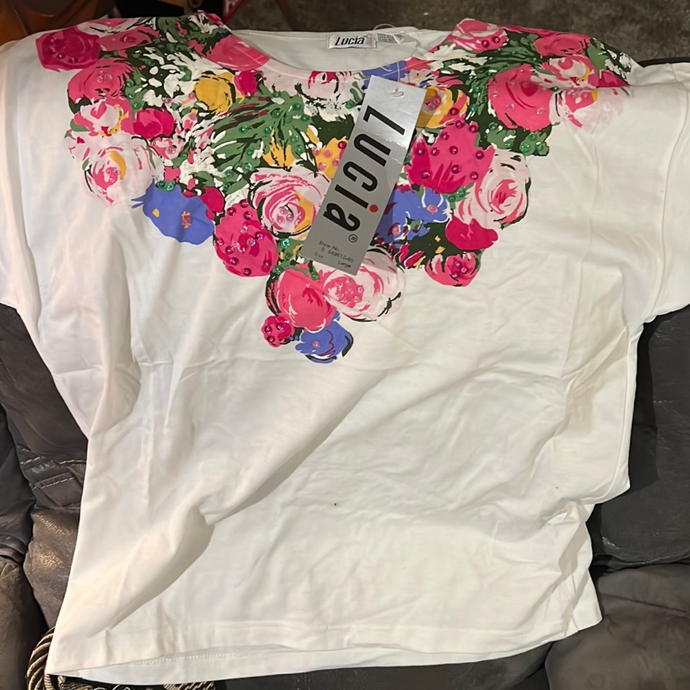 Large Lucia top white with flowers